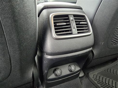 Used 2019 Kia Sorento LX w/ LX Convenience Package image 27