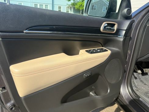 Used 2016 Jeep Grand Cherokee Limited 75th Anniversary AWD/4WD image 28