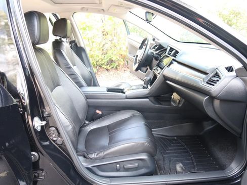 Used 2016 Honda Civic Touring image 17