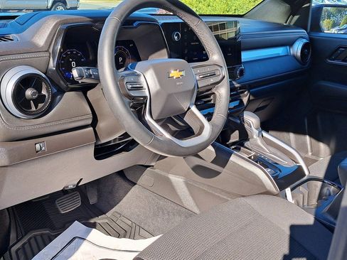 Used 2024 Chevrolet Colorado LT w/ LT Convenience Package II image 8