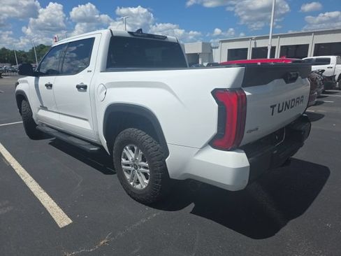 Used 2022 Toyota Tundra SR5 w/ SR5 Convenience Package AWD/4WD image 6