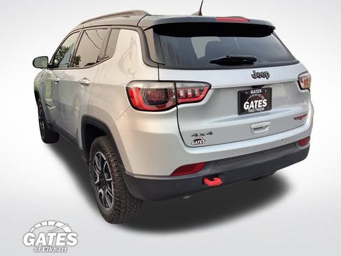 Used 2024 Jeep Compass Trailhawk AWD/4WD image 7