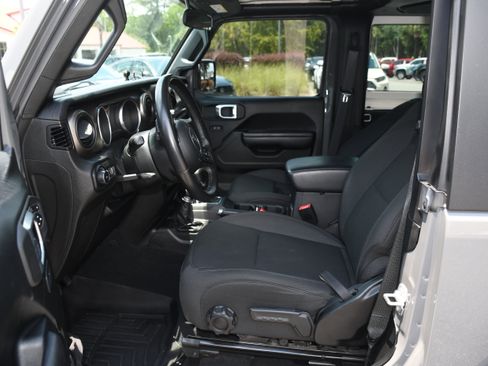 Used 2020 Jeep Wrangler Sport AWD/4WD image 7