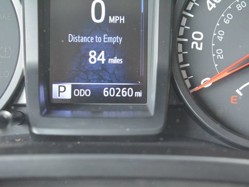 Used 2021 Toyota Tacoma SR AWD/4WD image 13