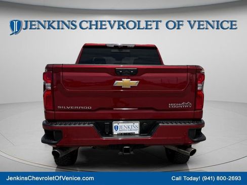 Used 2024 Chevrolet Silverado 2500 High Country w/ High Country Premium Package AWD/4WD image 7