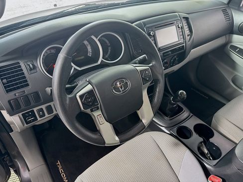 Used 2015 Toyota Tacoma 2WD Access Cab w/ Convenience Package image 9