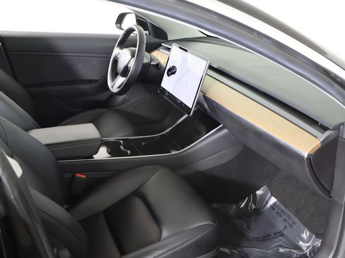 Used 2019 Tesla Model 3 Standard Range Plus image 26