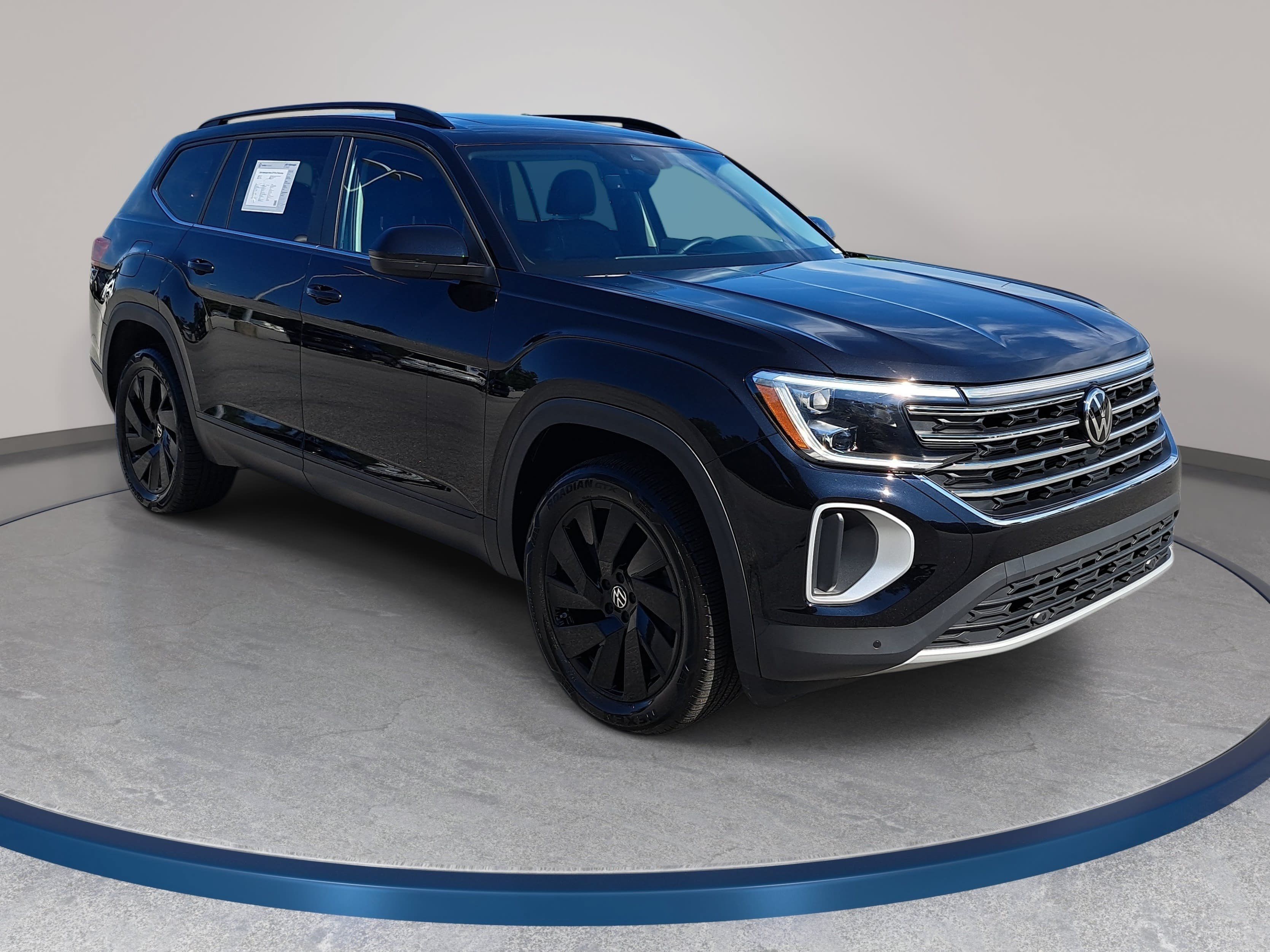Used 2026 Volkswagen Atlas SE w/ Panoramic Sunroof Package FWD image 3