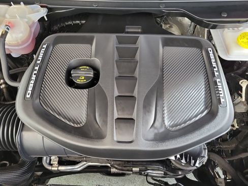 Used 2025 RAM 1500 Limited AWD/4WD image 10