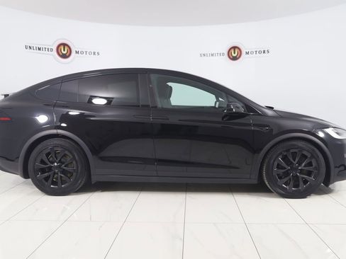 Used 2022 Tesla Model X image 2