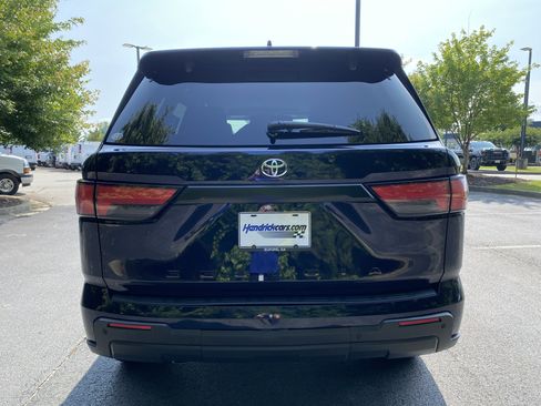 Used 2024 Toyota Sequoia SR5 w/ SR5 Premium Package AWD/4WD image 8