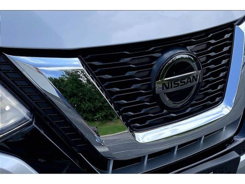 Used 2020 Nissan Rogue SV FWD image 29