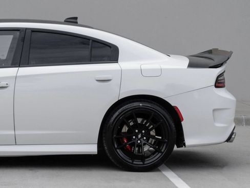 Used 2019 Dodge Charger Scat Pack w/ Daytona Edition Group RWD image 10