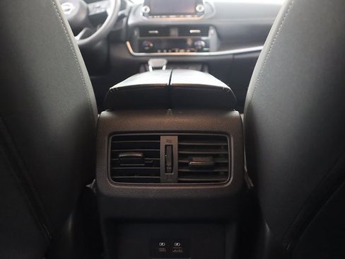 Used 2023 Nissan Rogue SV image 47