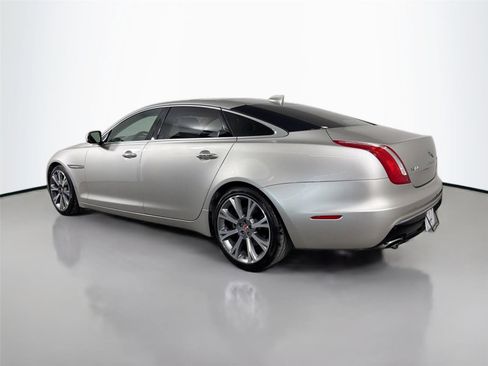 Used 2017 Jaguar XJ L Portfolio RWD image 8