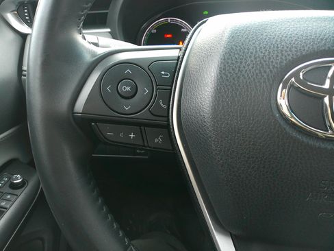 Used 2023 Toyota Venza LE image 20