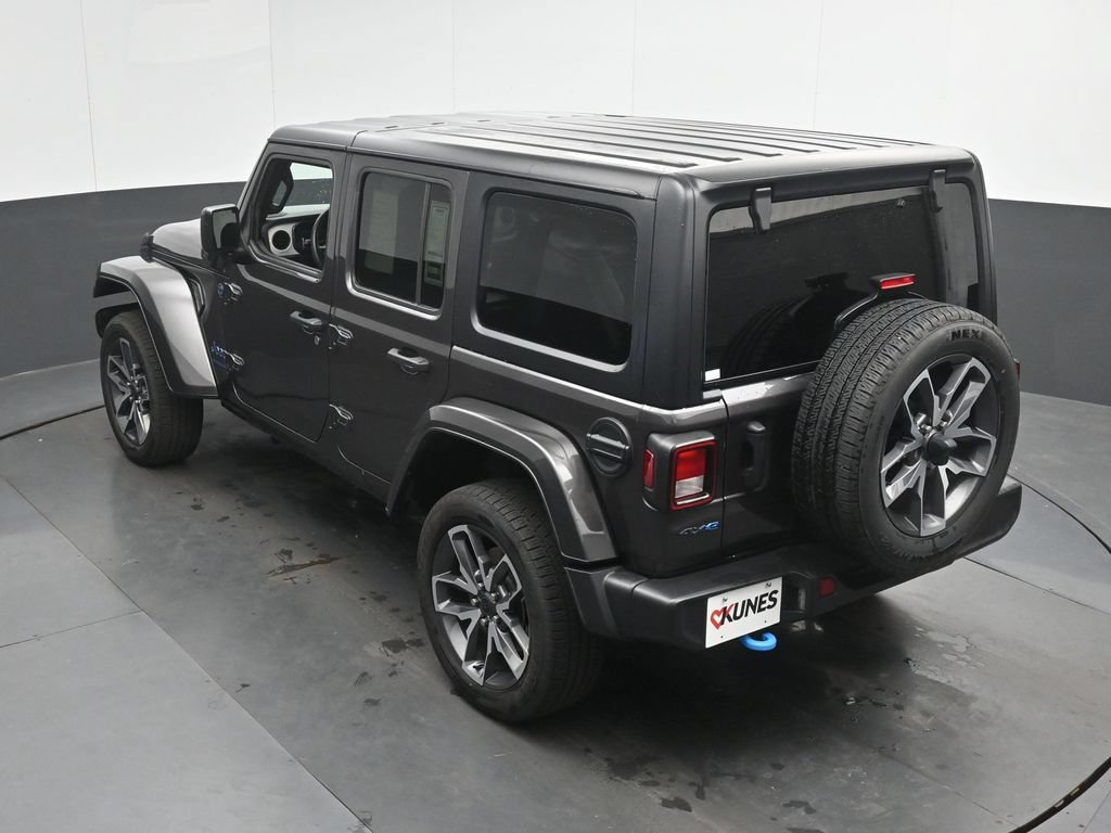 Used 2024 Jeep Wrangler Unlimited AWD/4WD image 37