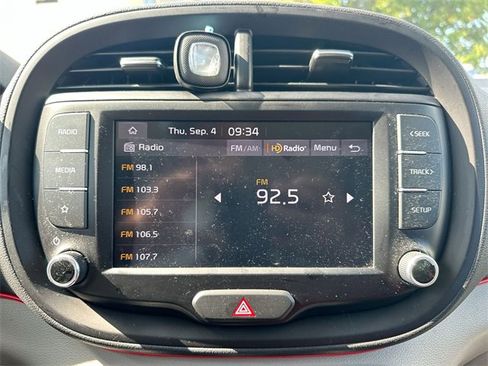 Used 2022 Kia Soul LX image 40