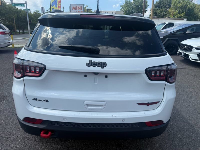 Used 2025 Jeep Compass Trailhawk AWD/4WD image 6