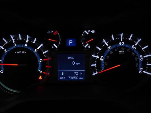 Used 2018 Toyota 4Runner SR5 Premium AWD/4WD image 25