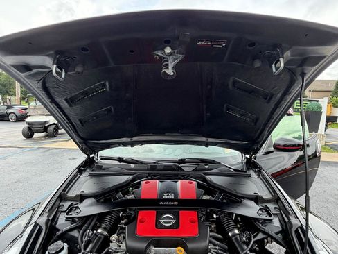 Used 2020 Nissan 370Z NISMO RWD image 35