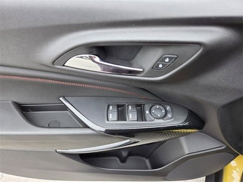 Certified 2024 Chevrolet Trax RS w/ Sunroof Package image 17