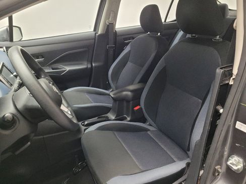 Used 2025 Nissan Versa SV FWD image 17