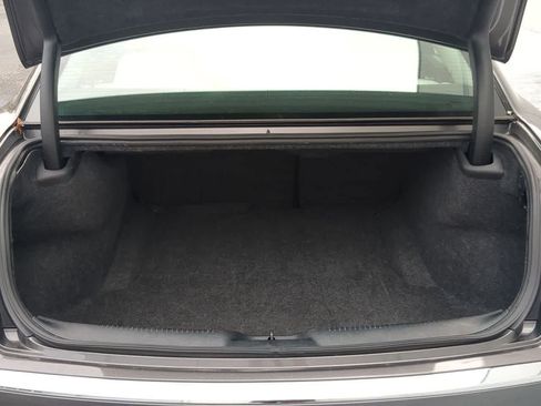 Certified 2023 Chrysler 300 Touring w/ Safetytec Plus Group RWD image 32