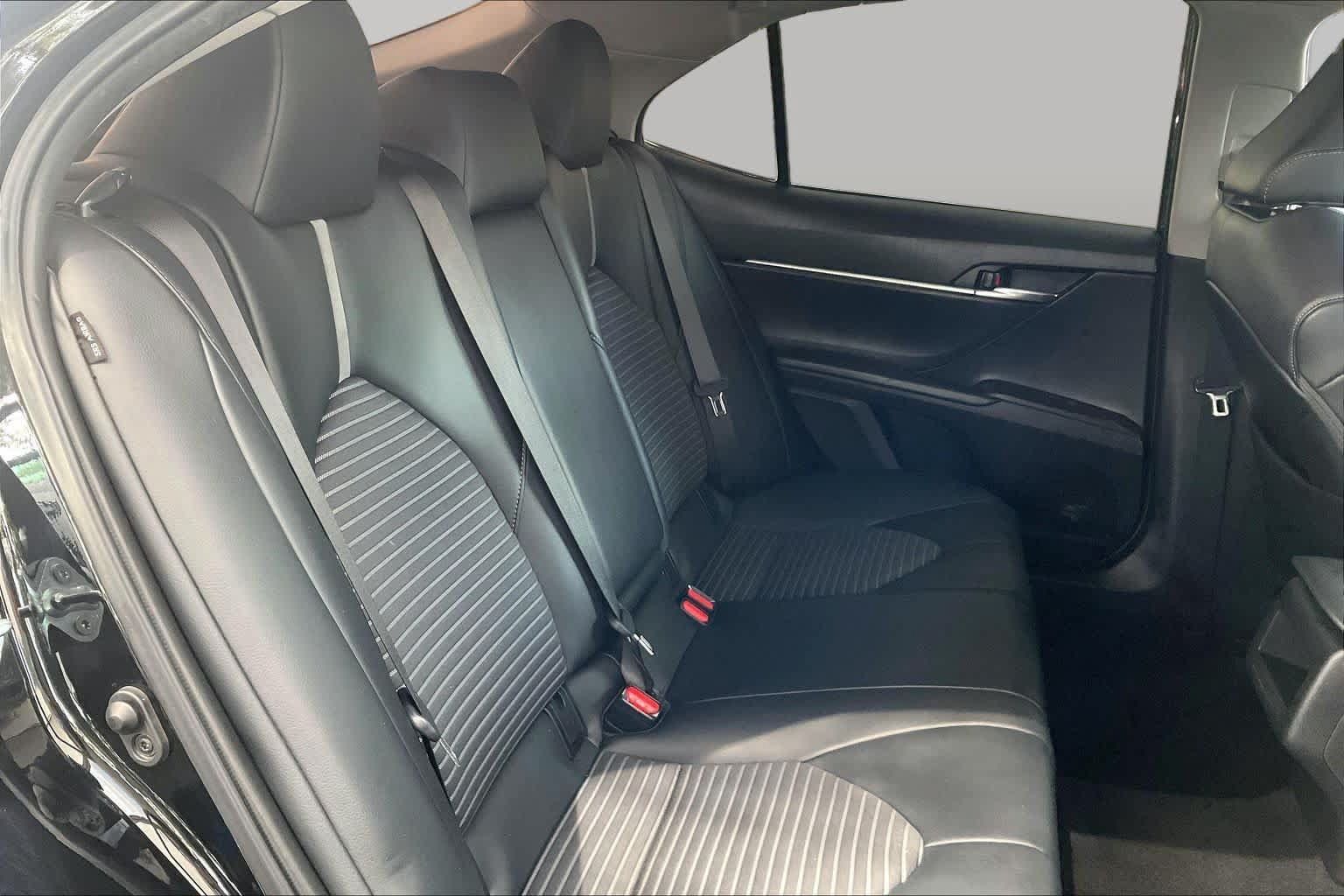 Used 2022 Toyota Camry SE FWD image 20