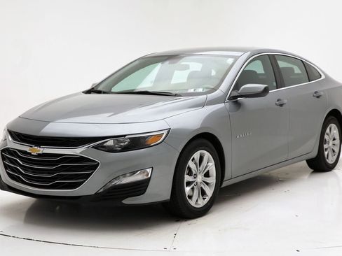 Used 2024 Chevrolet Malibu LT image 2