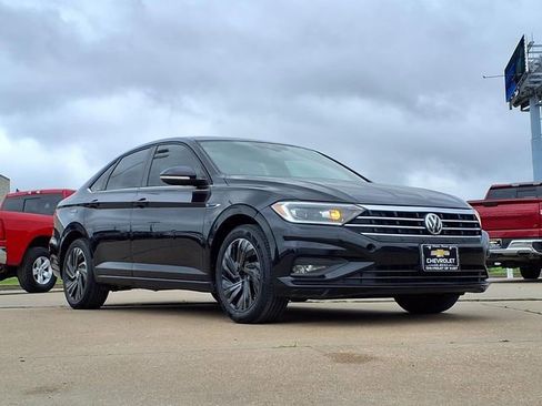 Used 2019 Volkswagen Jetta SEL Premium FWD image 3
