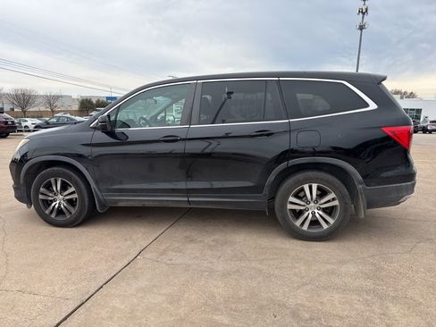 Used 2017 Honda Pilot EX image 4