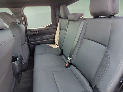 Used 2025 Toyota Tacoma SR AWD/4WD image 16