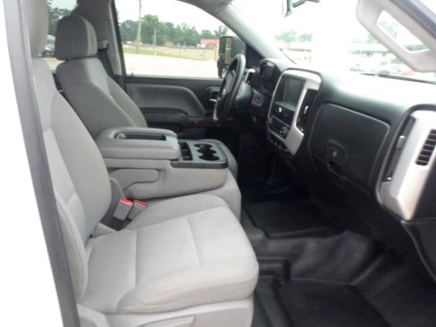Used 2018 Chevrolet Silverado 1500 W/T w/ Trailering Package AWD/4WD image 10