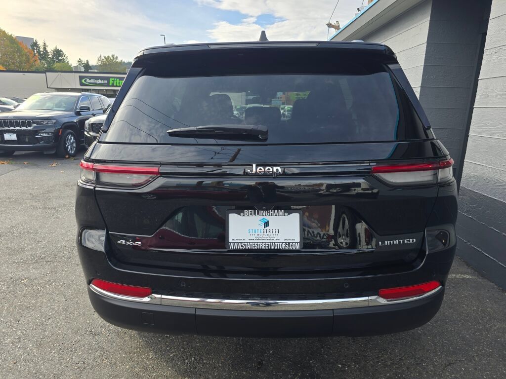 Used 2023 Jeep Grand Cherokee Limited AWD/4WD image 7