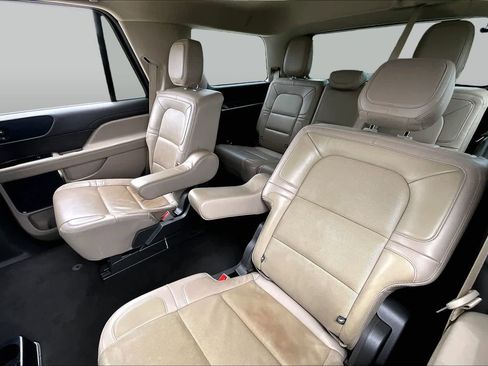 Used 2023 Lincoln Navigator Reserve RWD image 19