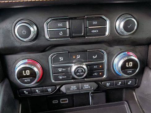 Used 2024 GMC Yukon AT4 w/ AT4 Premium Package image 32