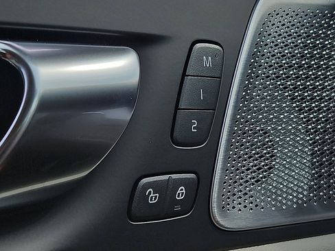 New 2026 Volvo XC60 T8 Ultra image 20