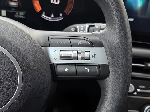 Certified 2025 Hyundai Tucson SE image 26