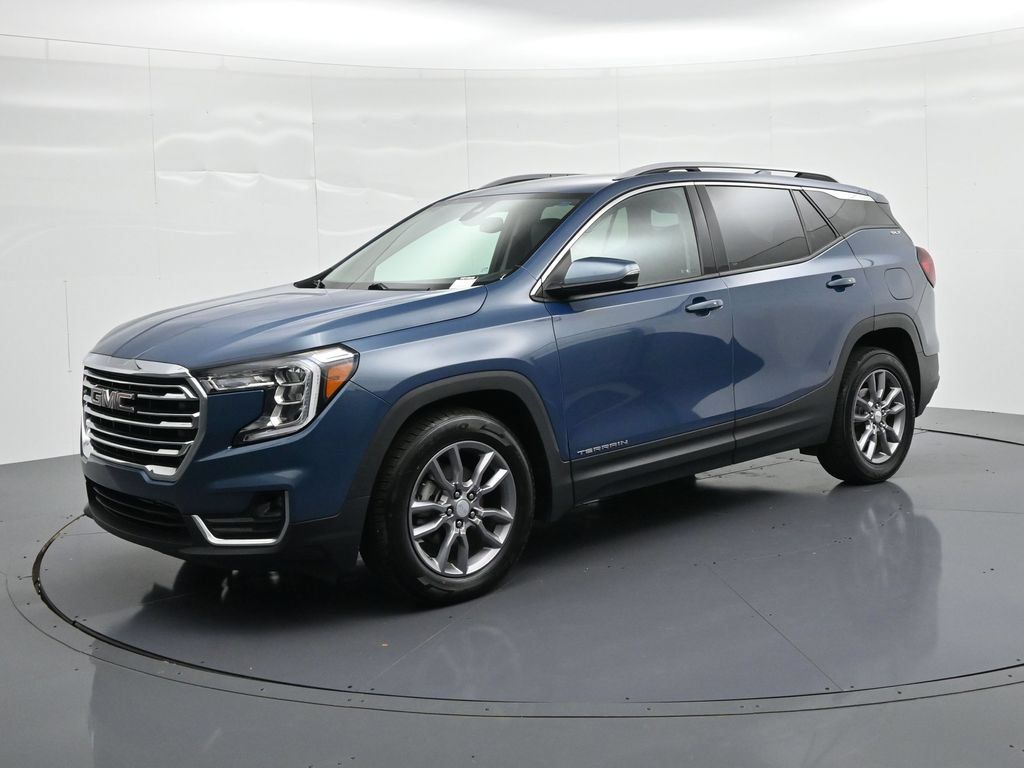 Used 2024 GMC Terrain SLT FWD image 1