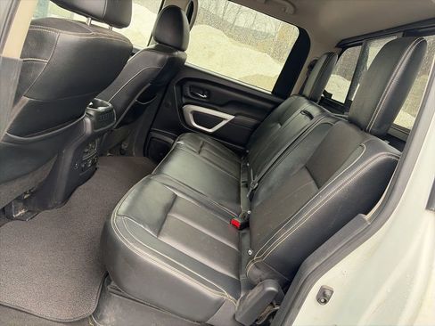 Used 2019 Nissan Titan PRO-4X w/ Pro-4x Convenience Package image 10