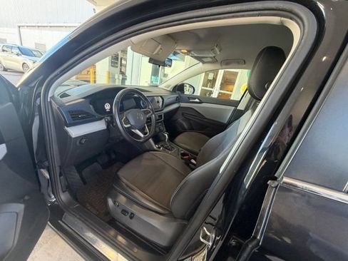 Used 2022 Volkswagen Taos SE FWD image 19