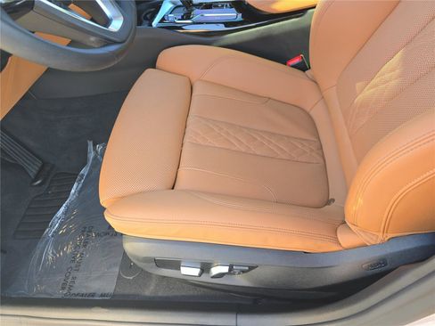 Used 2023 BMW 530i w/ Executive Package image 18