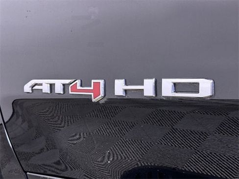 Used 2025 GMC Sierra 2500 AT4 image 32