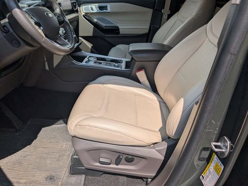 Used 2023 Ford Explorer Platinum w/ Technology Package AWD/4WD image 10