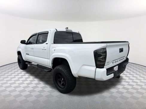 Used 2022 Toyota Tacoma SR5 w/ Technology Package RWD image 8