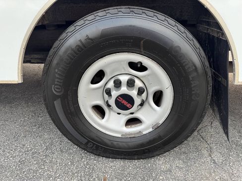 Used 2019 GMC Savana 3500 w/ Power Convenience Package RWD image 20