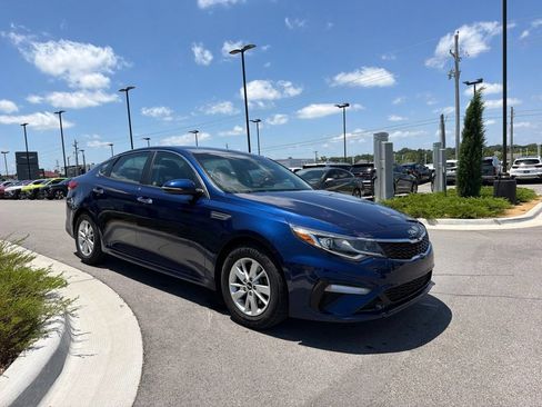 Used 2019 Kia Optima LX FWD image 3