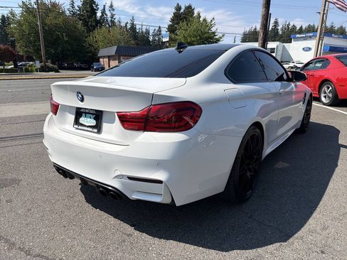 Used 2018 BMW M4 Coupe w/ Competition Package RWD image 8