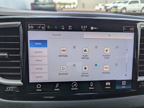 Used 2023 Chrysler Pacifica Touring-L FWD image 16